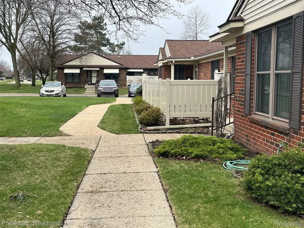40592 Newport Drive Plymouth Charter Township MI 48170