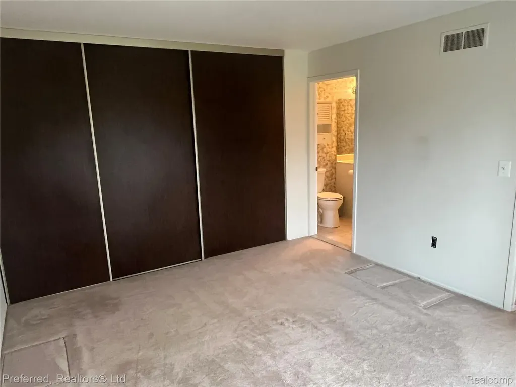 40592 Newport Drive Plymouth Charter Township MI 48170