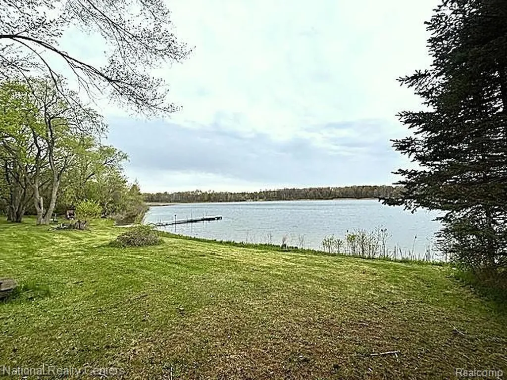 1625 Highland Park Drive Highland Charter Township MI 48356