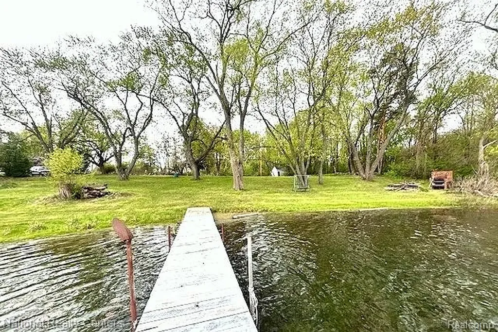 1625 Highland Park Drive Highland Charter Township MI 48356