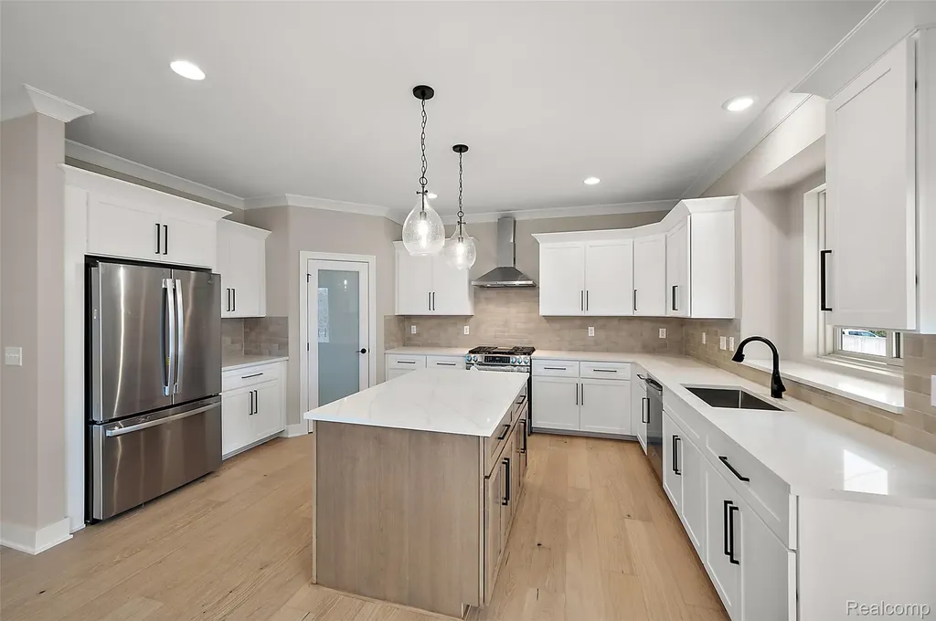 18857 Via Firenze Macomb Township MI 48044