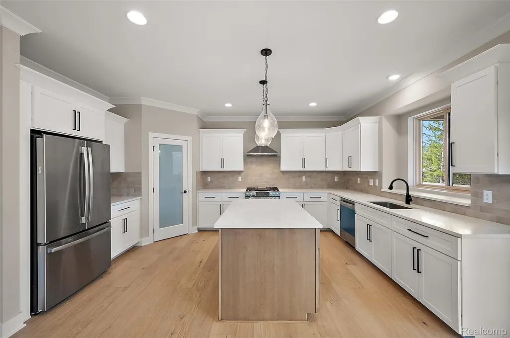 18857 Via Firenze Macomb Township MI 48044