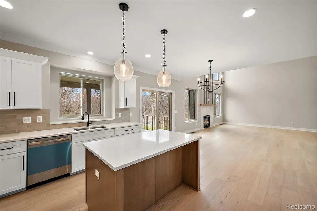 18857 Via Firenze Macomb Township MI 48044