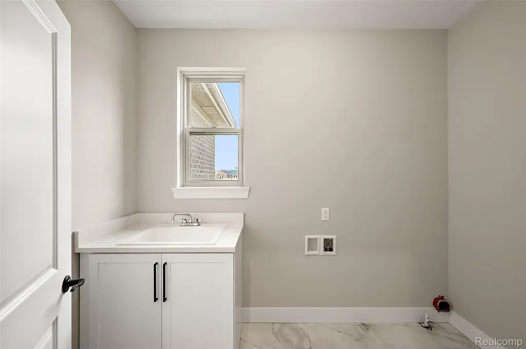 18857 Via Firenze Macomb Township MI 48044