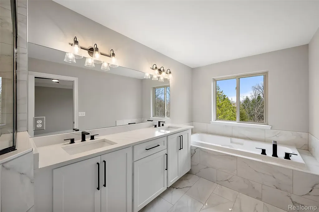 18857 Via Firenze Macomb Township MI 48044