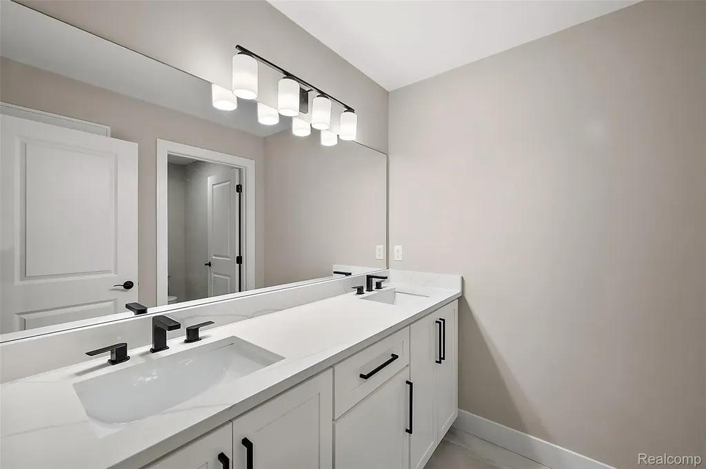 18857 Via Firenze Macomb Township MI 48044