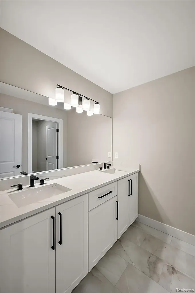 18857 Via Firenze Macomb Township MI 48044