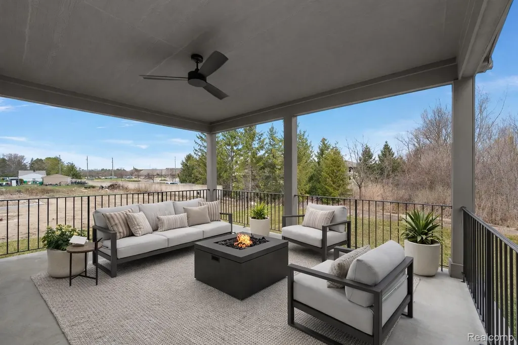 18857 Via Firenze Macomb Township MI 48044