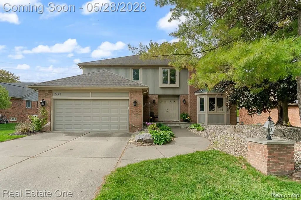 1323 Bembridge Drive Rochester Hills City MI 48307