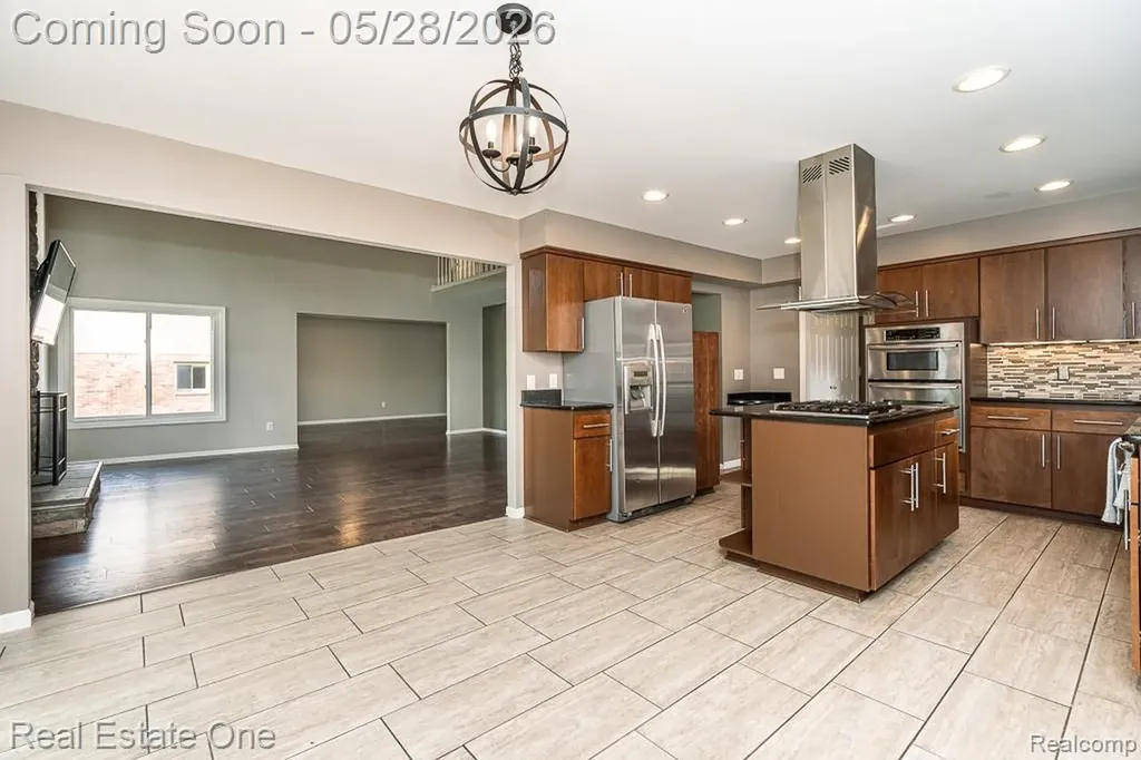 1323 Bembridge Drive Rochester Hills City MI 48307