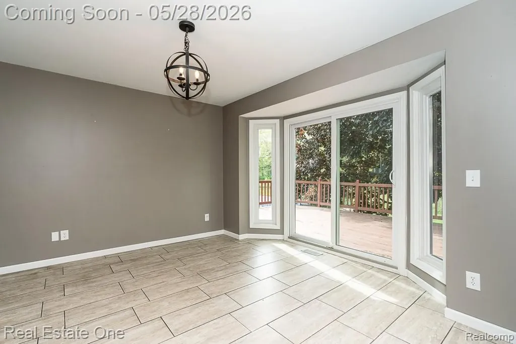 1323 Bembridge Drive Rochester Hills City MI 48307