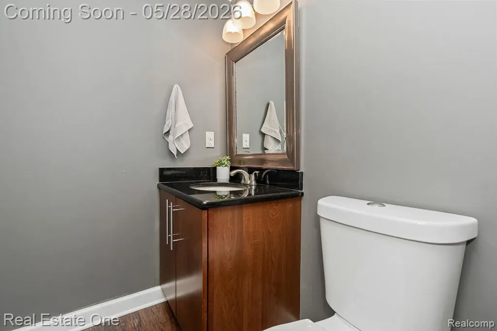 1323 Bembridge Drive Rochester Hills City MI 48307