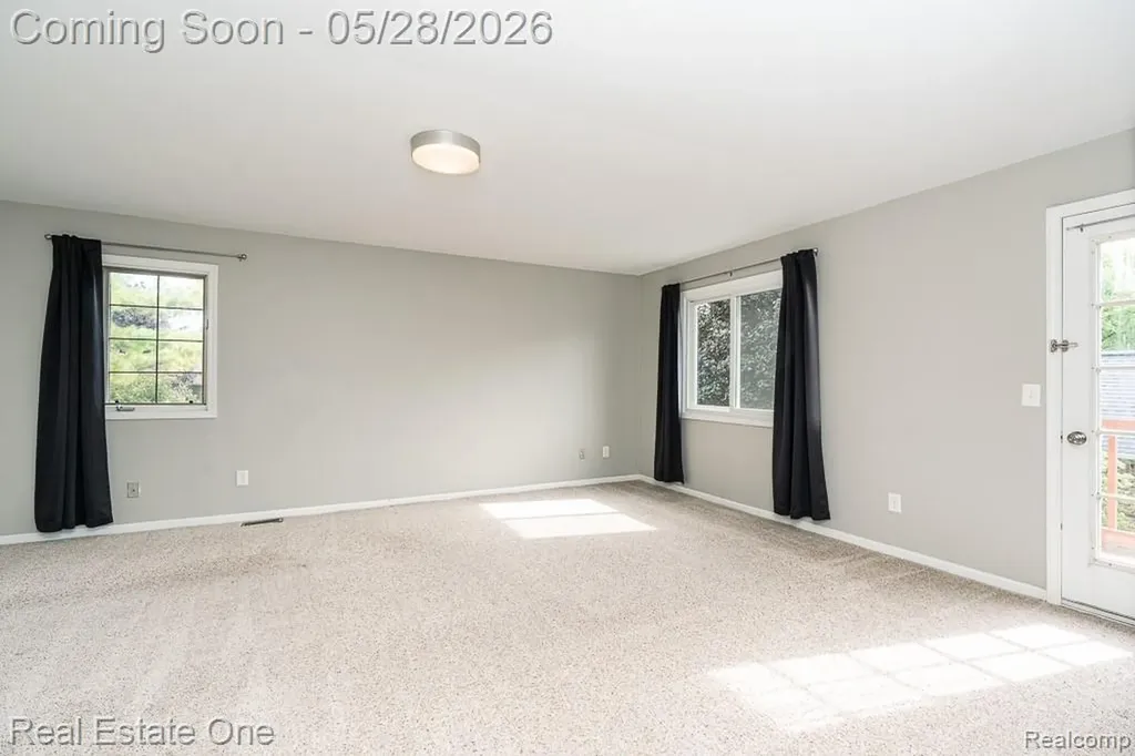 1323 Bembridge Drive Rochester Hills City MI 48307