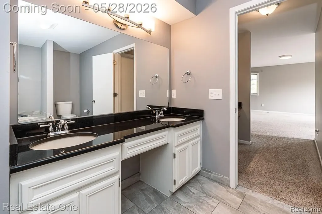 1323 Bembridge Drive Rochester Hills City MI 48307