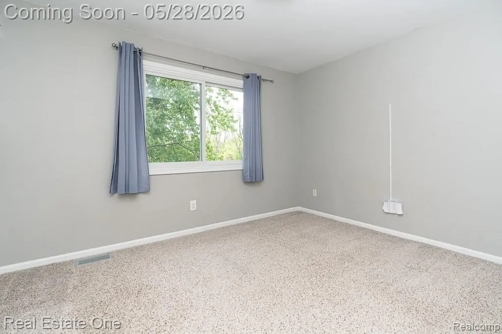 1323 Bembridge Drive Rochester Hills City MI 48307
