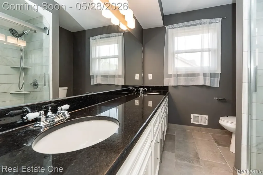 1323 Bembridge Drive Rochester Hills City MI 48307