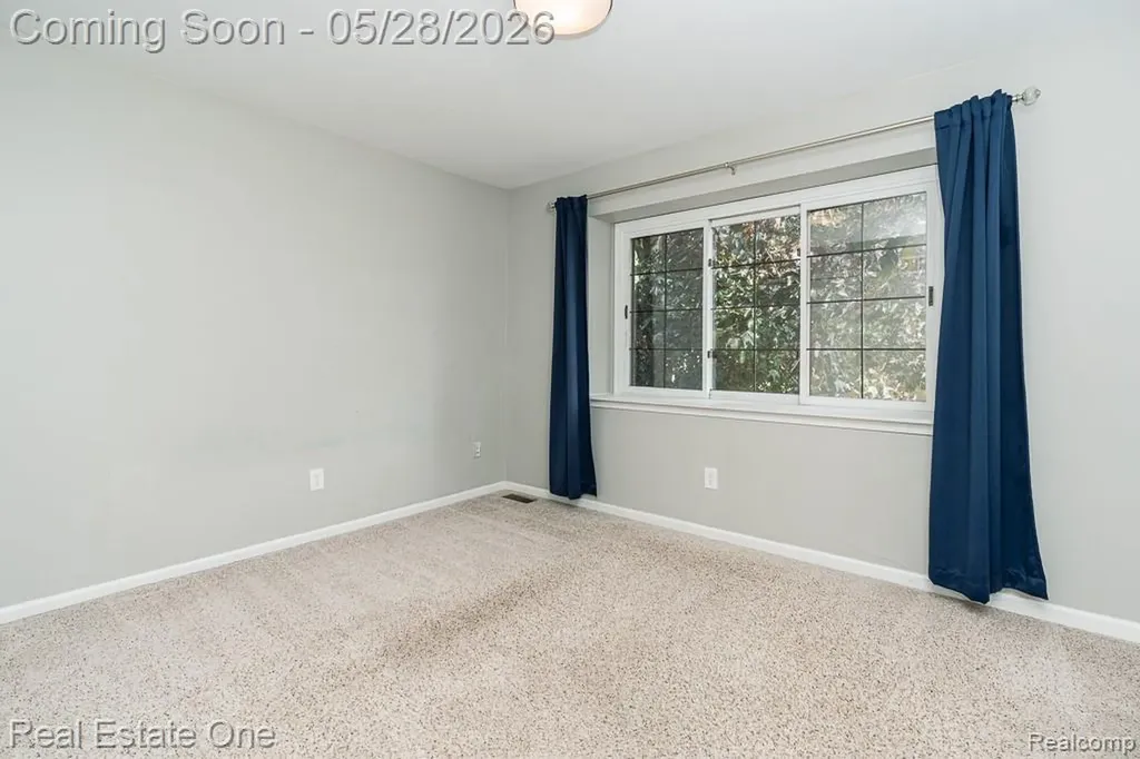 1323 Bembridge Drive Rochester Hills City MI 48307