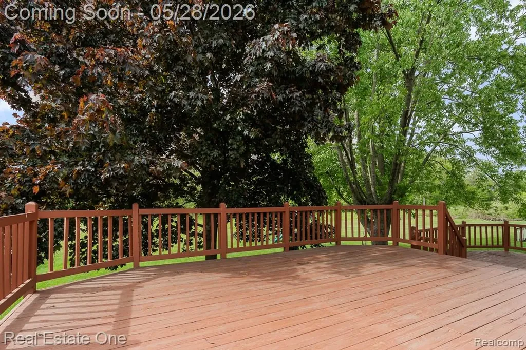 1323 Bembridge Drive Rochester Hills City MI 48307