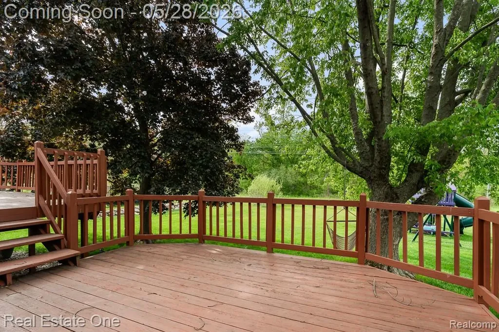 1323 Bembridge Drive Rochester Hills City MI 48307