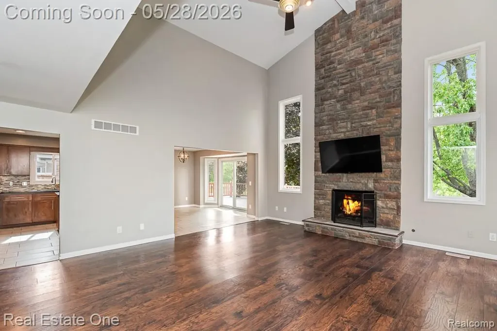 1323 Bembridge Drive Rochester Hills City MI 48307