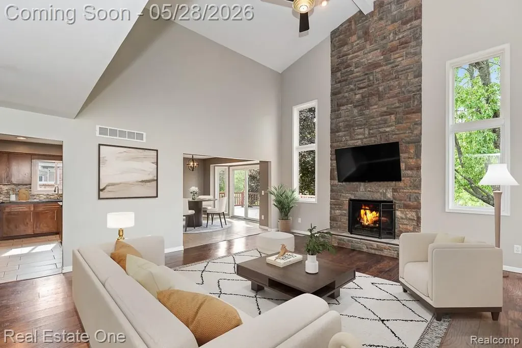 1323 Bembridge Drive Rochester Hills City MI 48307