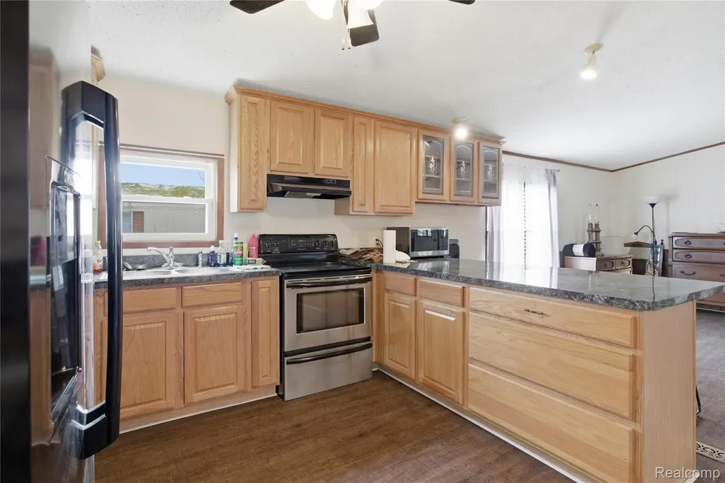 25716 Jackson Street Novi City MI 48375