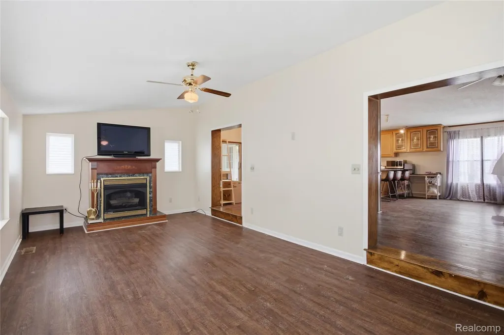 25716 Jackson Street Novi City MI 48375