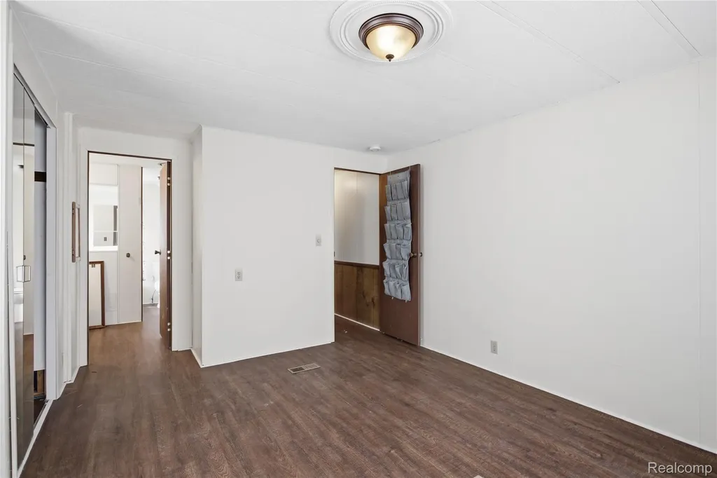 25716 Jackson Street Novi City MI 48375
