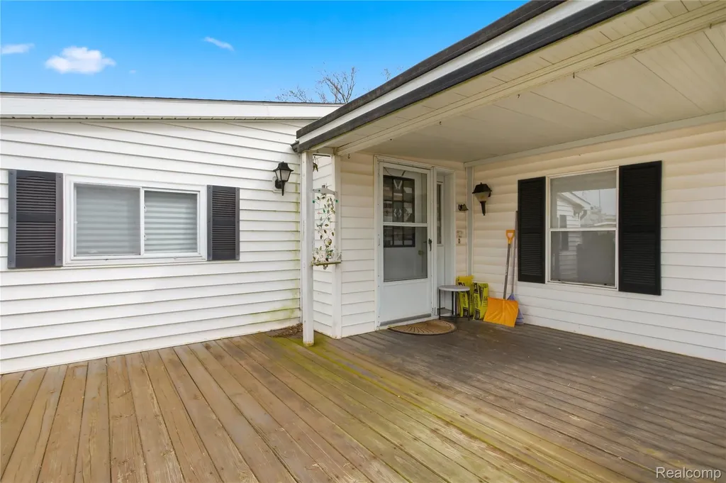 25716 Jackson Street Novi City MI 48375
