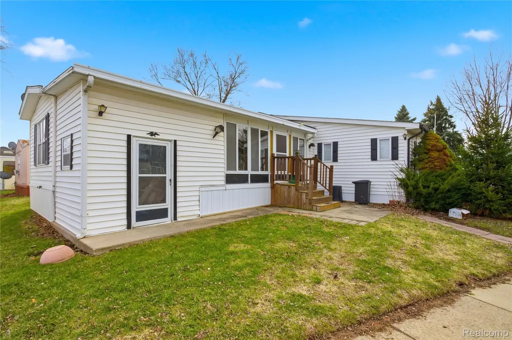 25716 Jackson Street Novi City MI 48375