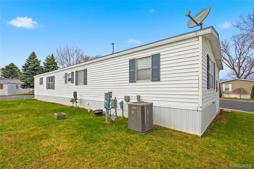 25716 Jackson Street Novi City MI 48375