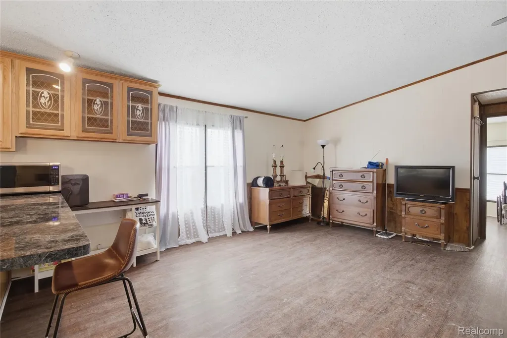 25716 Jackson Street Novi City MI 48375