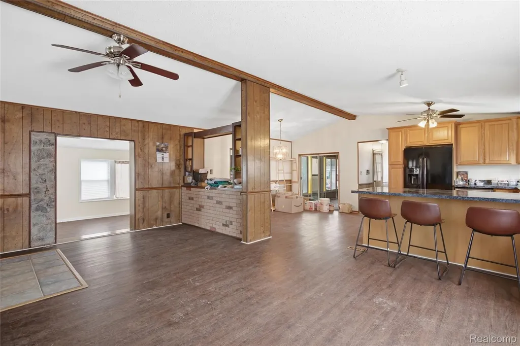 25716 Jackson Street Novi City MI 48375