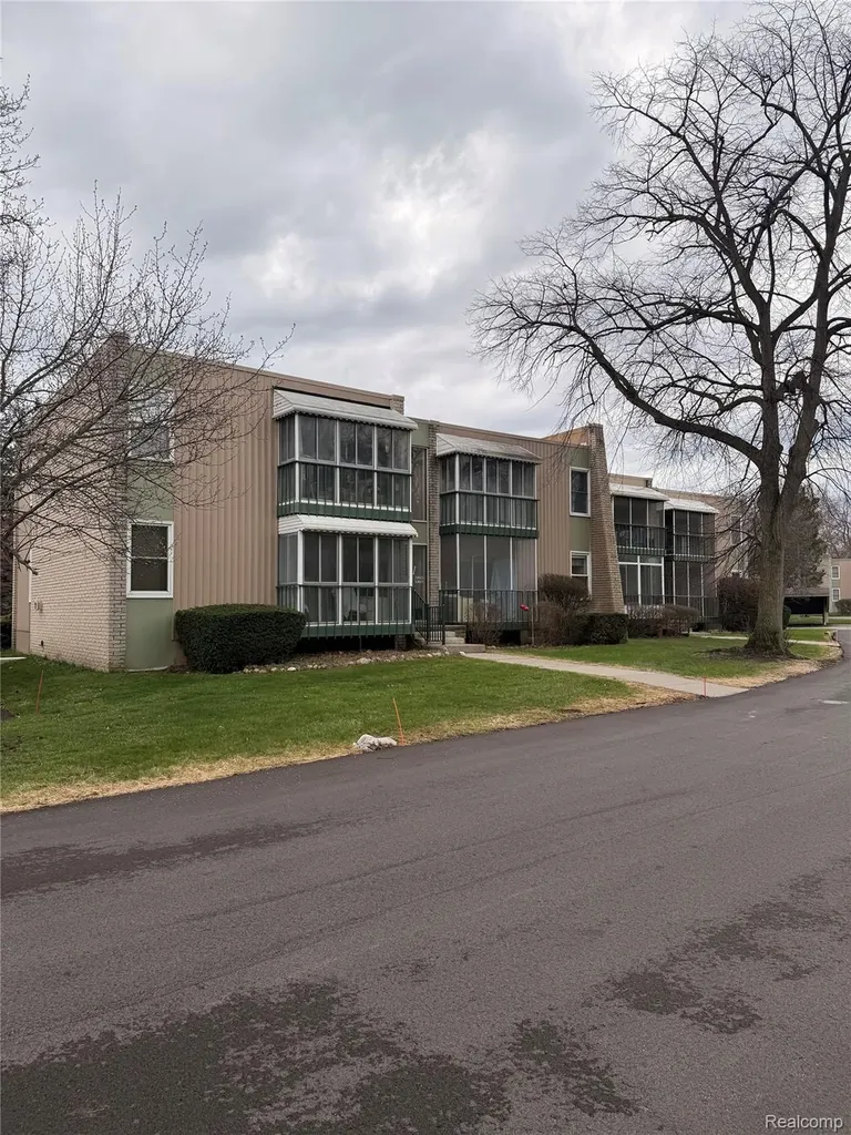 33023 Fargo Street Livonia City MI 48152