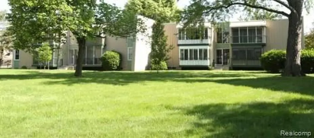 33023 Fargo Street Livonia City MI 48152