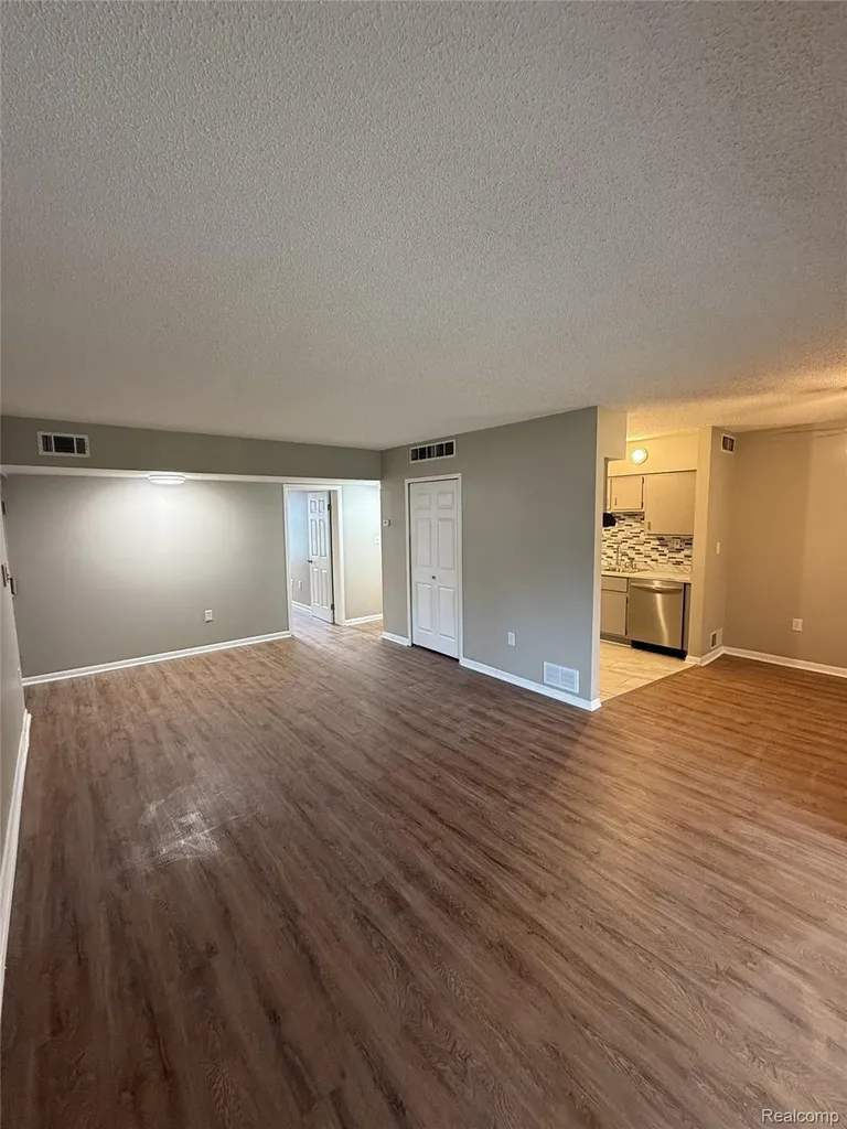 33023 Fargo Street Livonia City MI 48152
