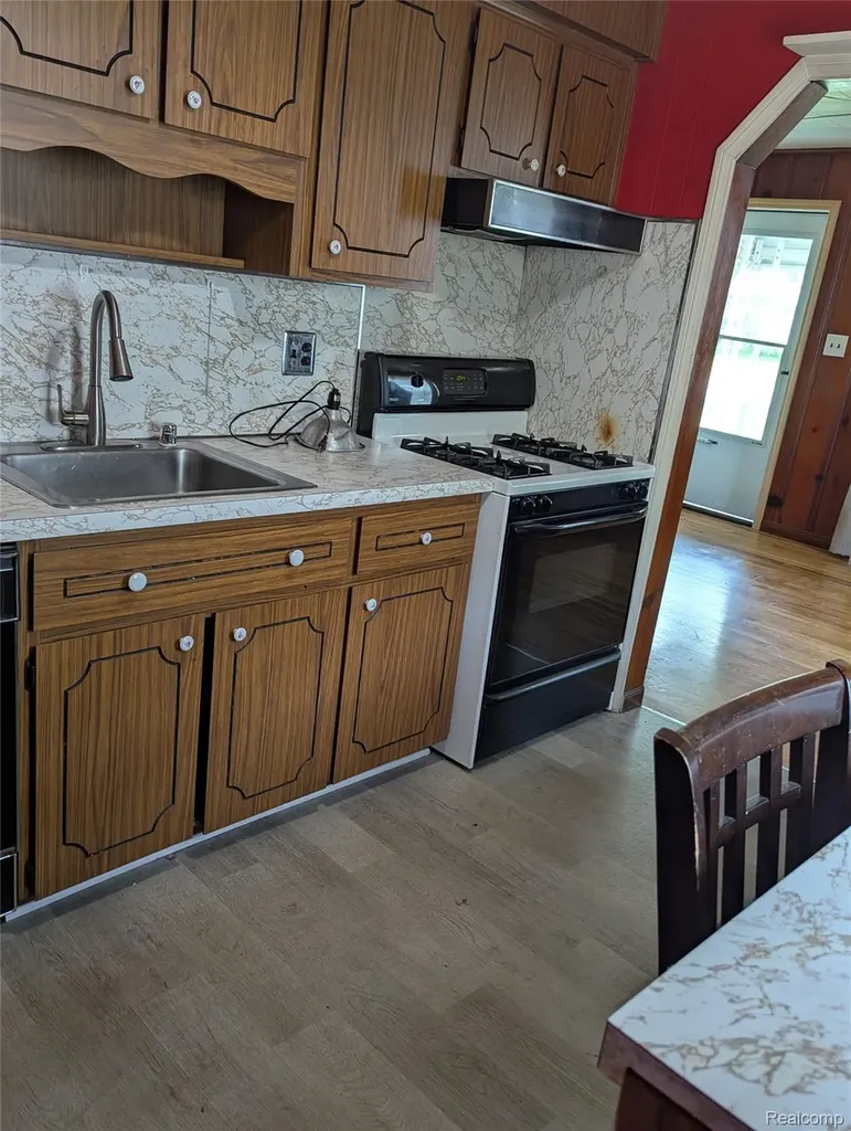 6430 Banner Street Taylor City MI 48180