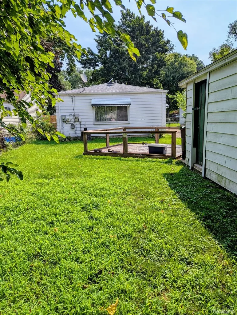 6430 Banner Street Taylor City MI 48180