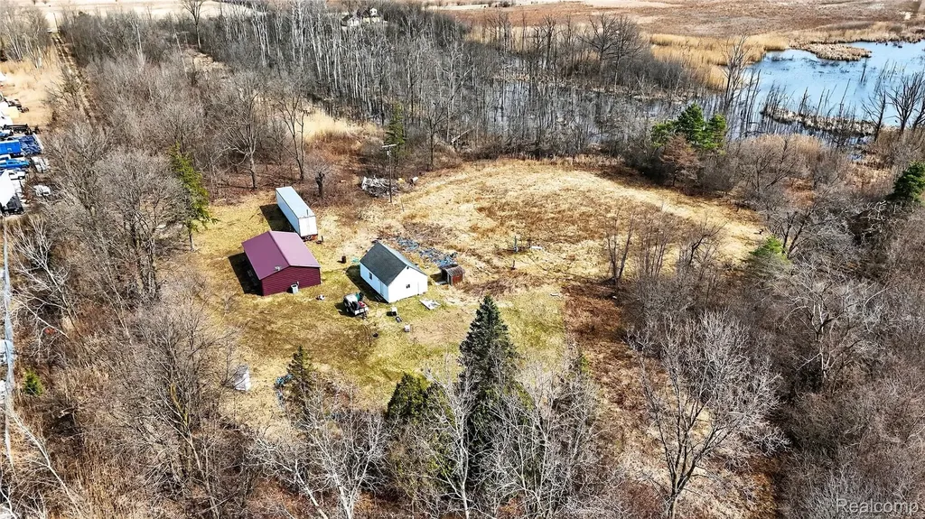 2212 E Coldwater Road Genesee Charter Township MI 48505