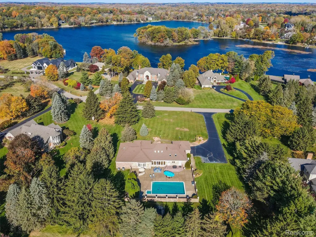 4227 Newcastle Drive Orion Charter Township MI 48348