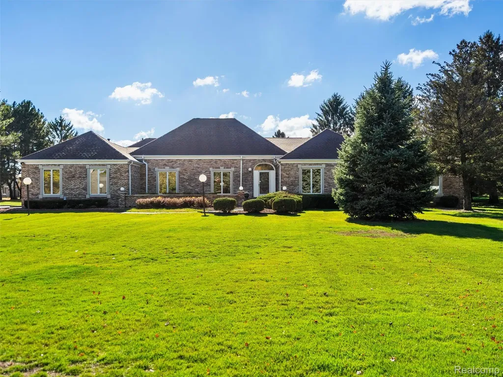 4227 Newcastle Drive Orion Charter Township MI 48348
