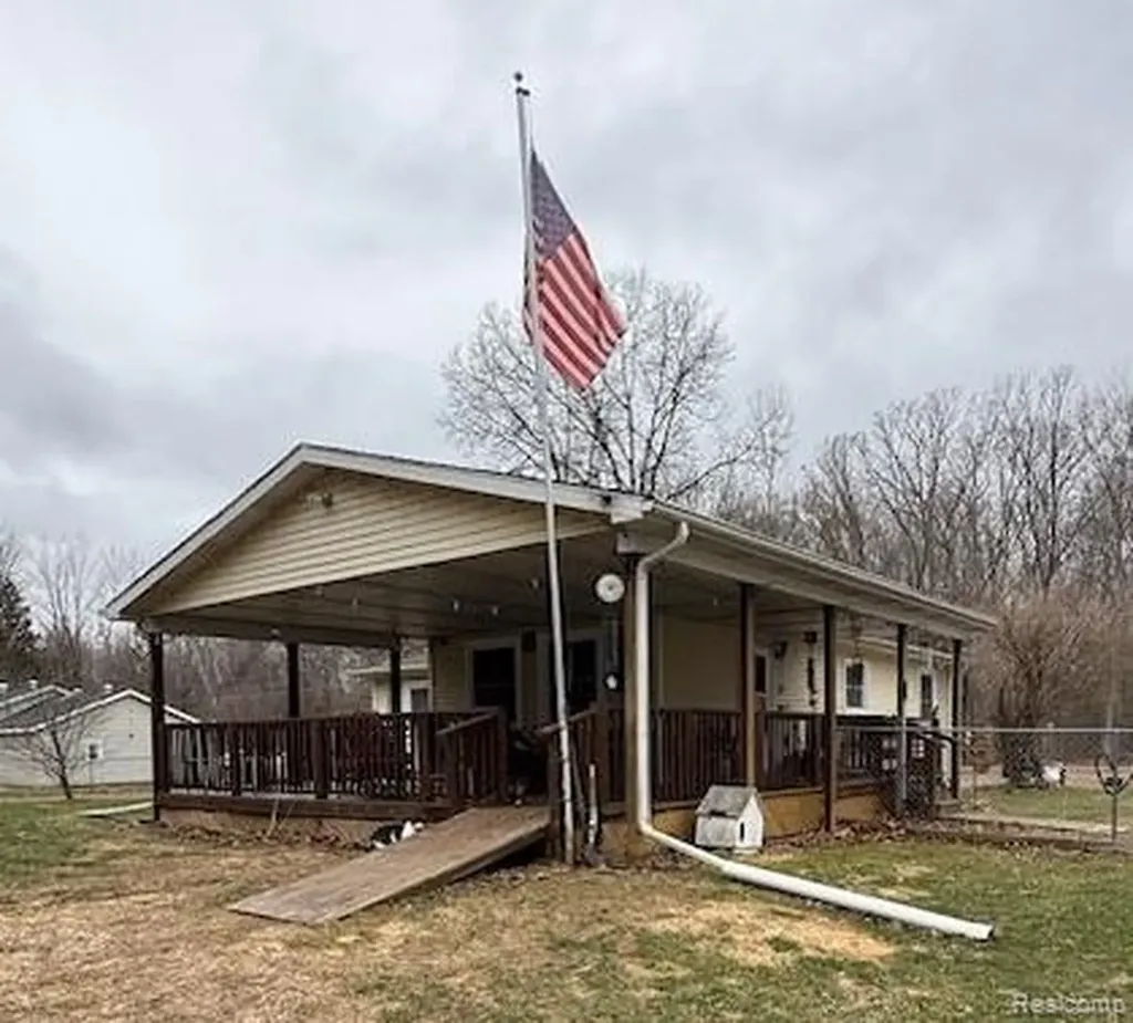 7813 Rookway Road Bridgeport Charter Township MI 48722