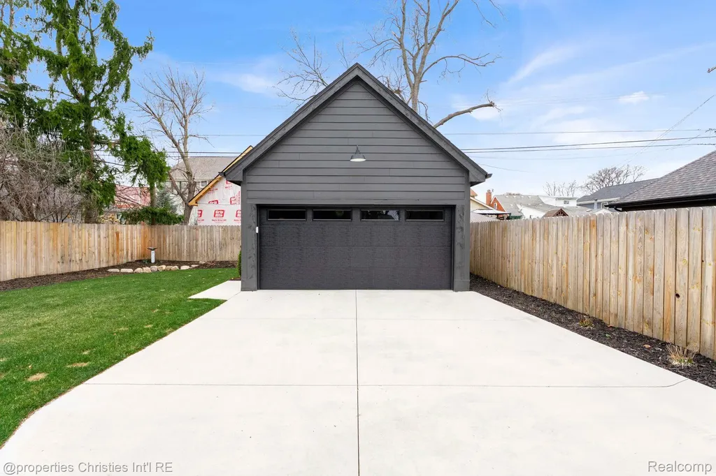 2647 Dorchester Road Birmingham City MI 48009
