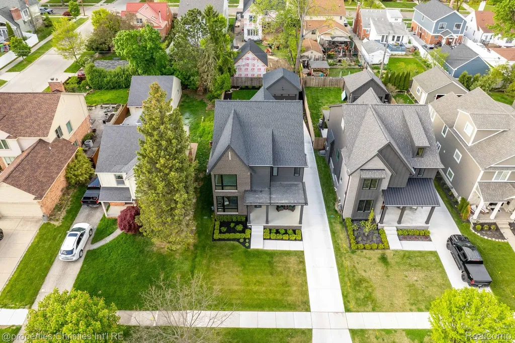 2647 Dorchester Road Birmingham City MI 48009