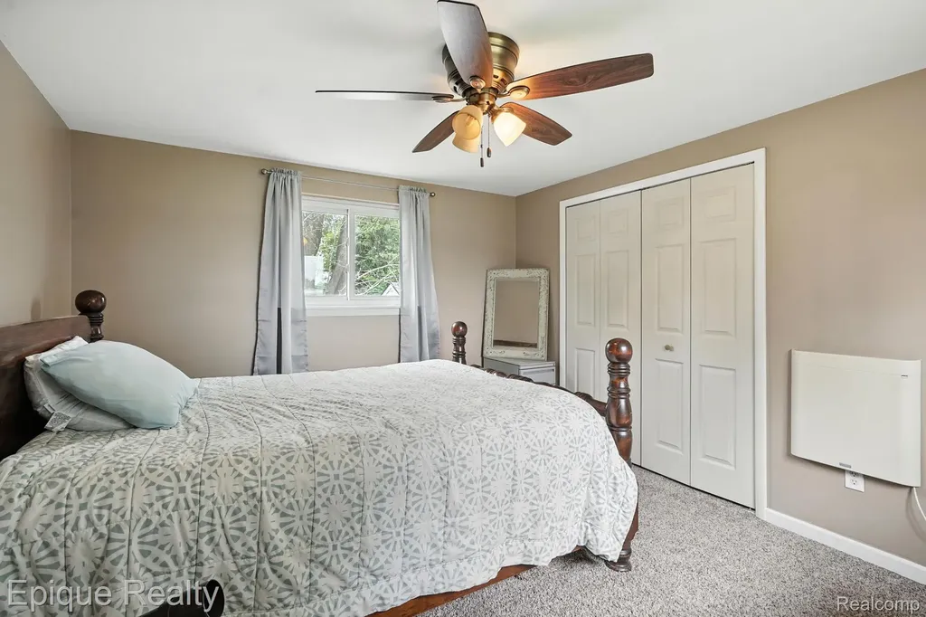 1990 Watkins Lake Road Waterford Charter Township MI 48328