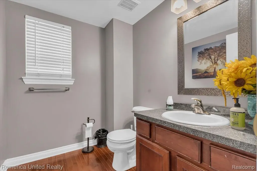 35901 Abbey Court Romulus City MI 48174
