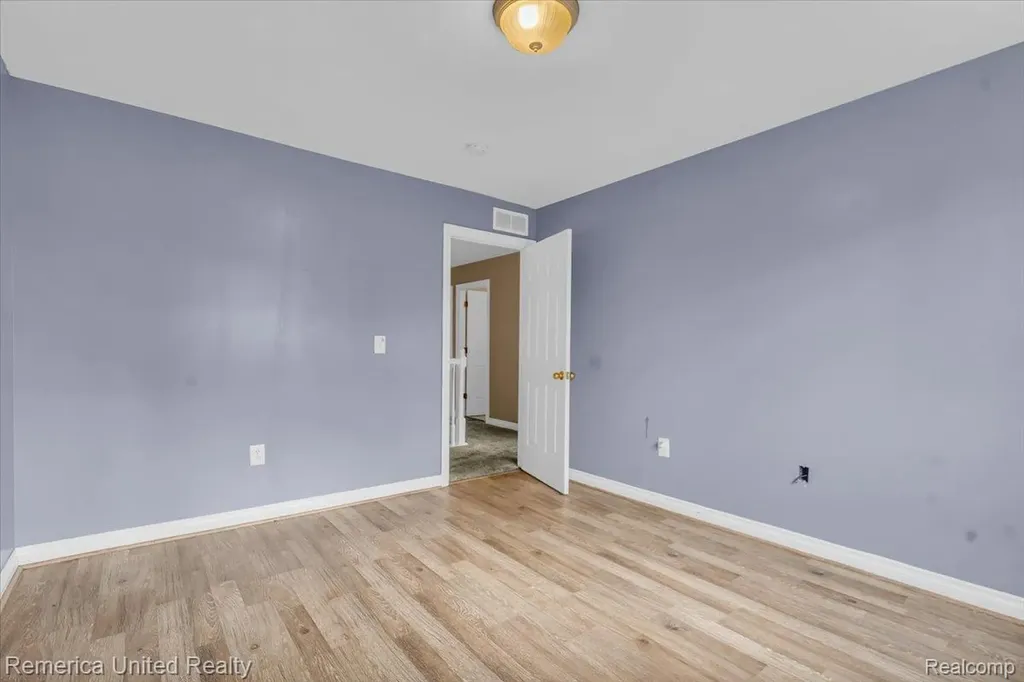 35901 Abbey Court Romulus City MI 48174