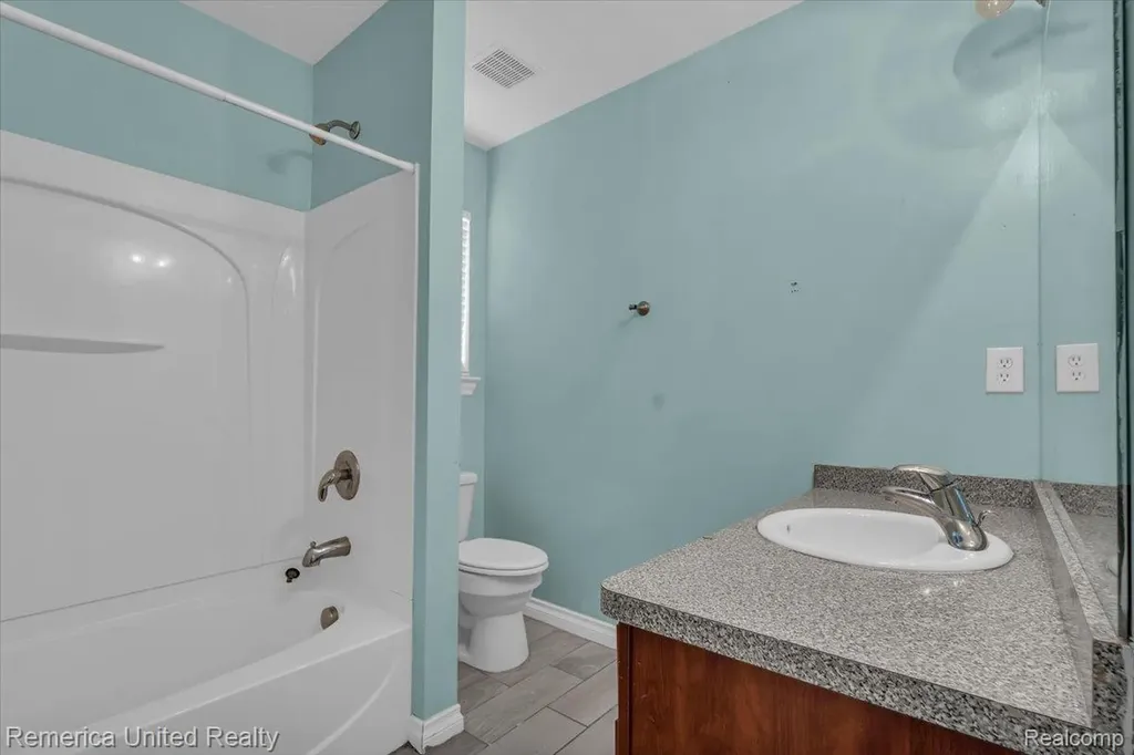35901 Abbey Court Romulus City MI 48174