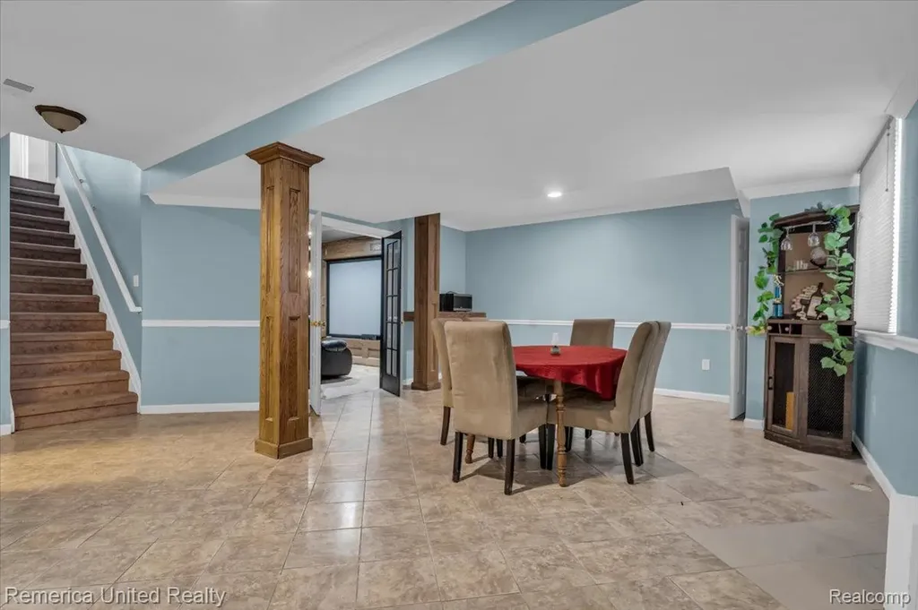 35901 Abbey Court Romulus City MI 48174