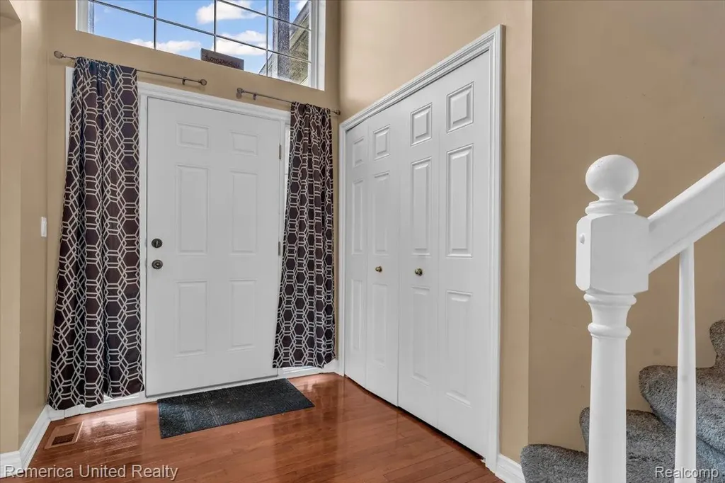 35901 Abbey Court Romulus City MI 48174